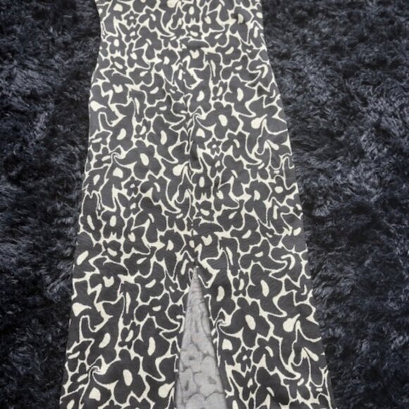Zara Black/White Floral Print Midi Dress - (M) - Picture 2 of 4